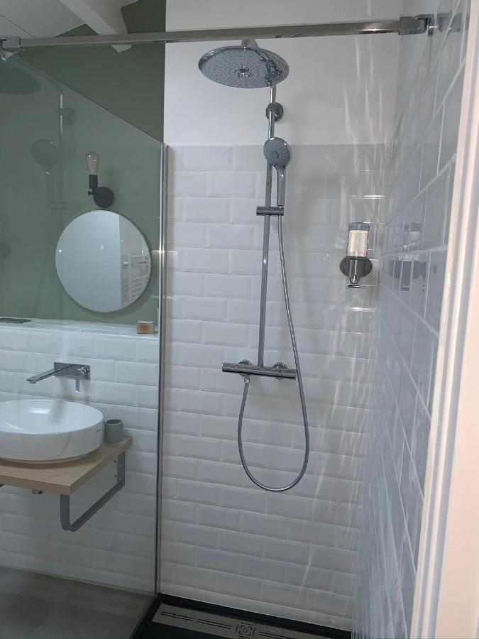Logement rénové et moderne au Sacré Coeur Cholet Exterior foto